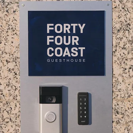 44 Forty Four Coast - By Double Ninety Konukevi