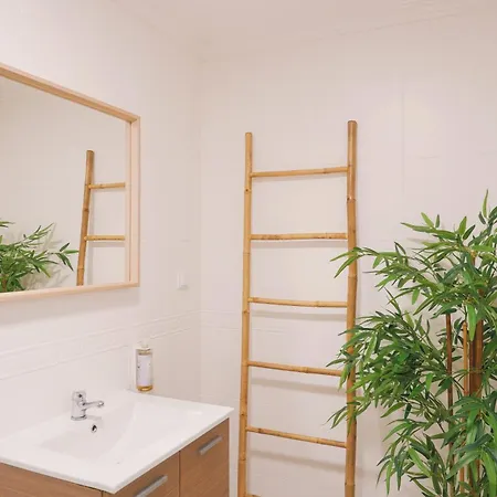 44 Forty Four Coast -