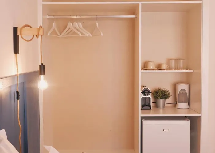 44 Forty Four Coast - By Double Ninety