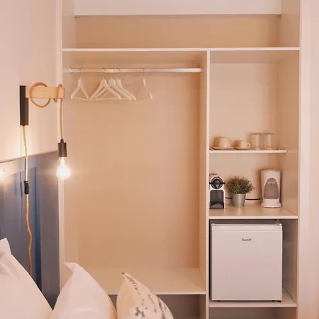 44 Forty Four Coast -